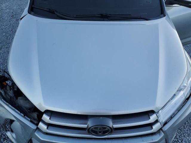 Фото 12 с аукциона – 2017 TOYOTA HIGHLANDER с VIN 5TDKZRFH7HS516588