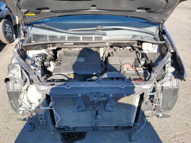 Photo 12 from auction – 2011 TOYOTA SIENNA XLE with VIN 5TDYK3DC6BS065244