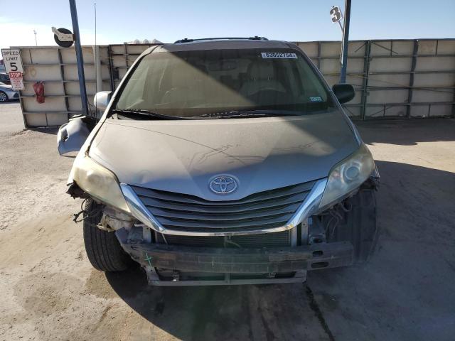 Photo 5 from auction – 2011 TOYOTA SIENNA XLE with VIN 5TDYK3DC8BS025019