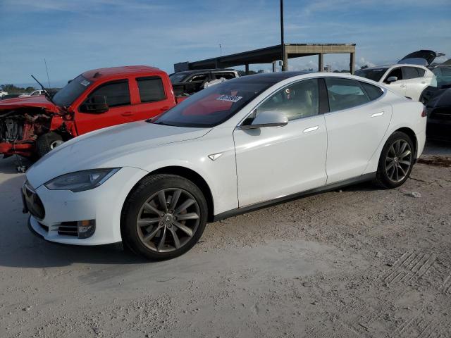 TESLA MODEL S 2013 with VIN 5YJSA1DP6DFP08229 - Photo from auction