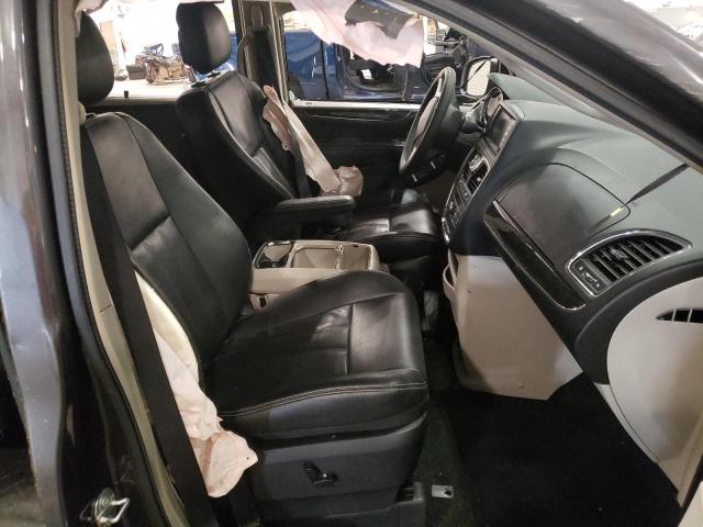 Photo 7 from auction – 2016 CHRYSLER TOWN & COU with VIN 2C4RC1CG6GR306424