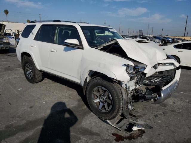 Photo 4 from auction – 2018 TOYOTA 4RUNNER SR with VIN JTEBU5JR7J5610257