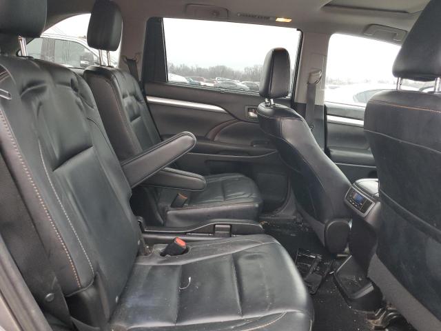 Photo 11 from auction – 2016 TOYOTA HIGHLANDER with VIN 5TDJKRFH5GS313228