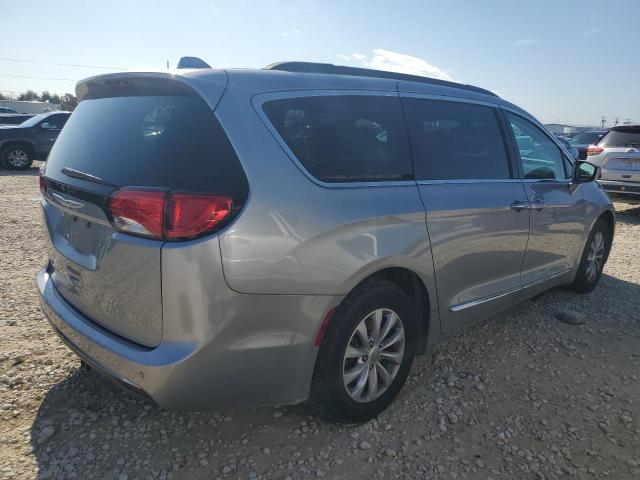 Photo 3 from auction – 2017 CHRYSLER PACIFICA T with VIN 2C4RC1BG2HR642171