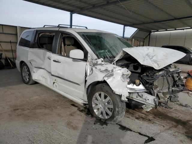 Photo 4 from auction – 2015 CHRYSLER TOWN & COU with VIN 2C4RC1BG9FR554053