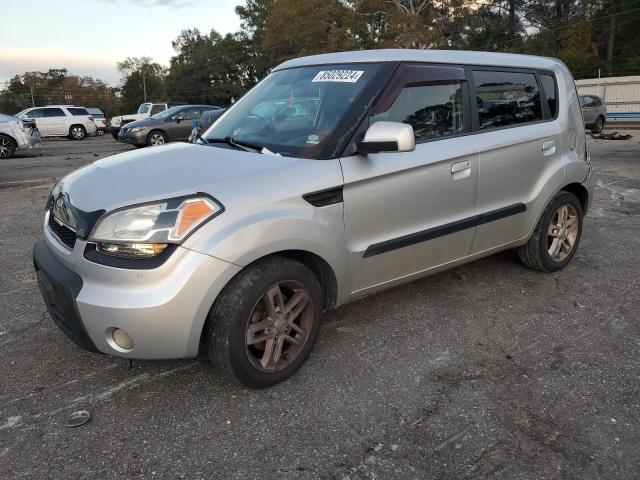 KIA SOUL + 2010 with VIN KNDJT2A24A7107813 - Photo from auction
