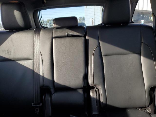 Photo 10 from auction – 2018 TOYOTA HIGHLANDER with VIN 5TDJZRFH1JS499675