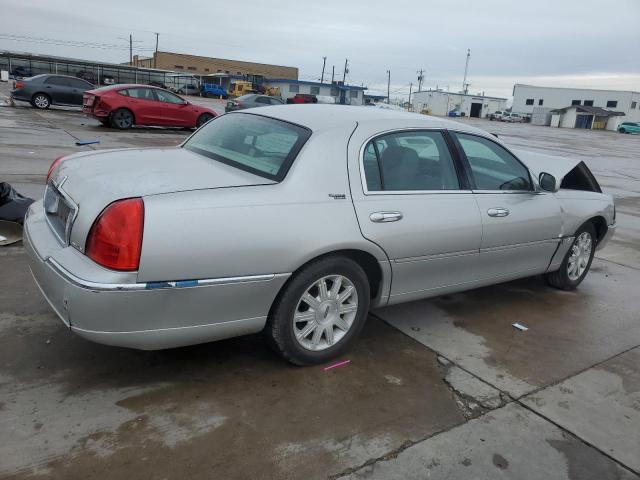 Photo 3 from auction – 2011 LINCOLN TOWN CAR S with VIN 2LNBL8CV4BX764553