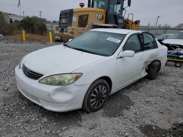 TOYOTA CAMRY LE 2005 with VIN 4T1BE32K05U640232 - Photo from auction