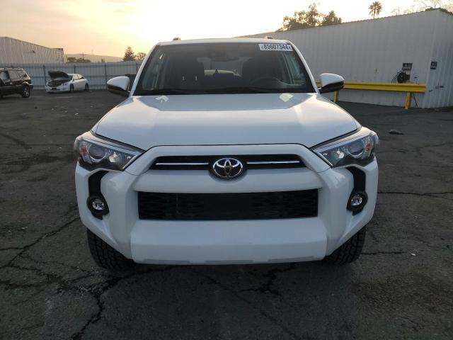 Photo 5 from auction – 2021 TOYOTA 4RUNNER SR with VIN JTEEU5JR0M5233840