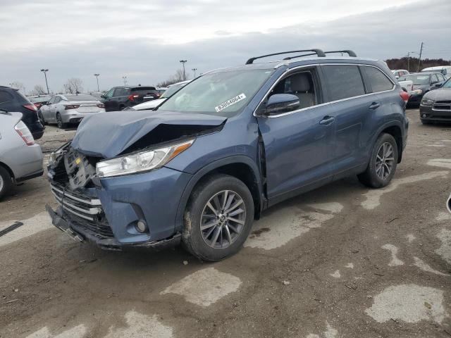 TOYOTA HIGHLANDER 2019 with VIN 5TDJZRFH1KS704817 - Photo from auction