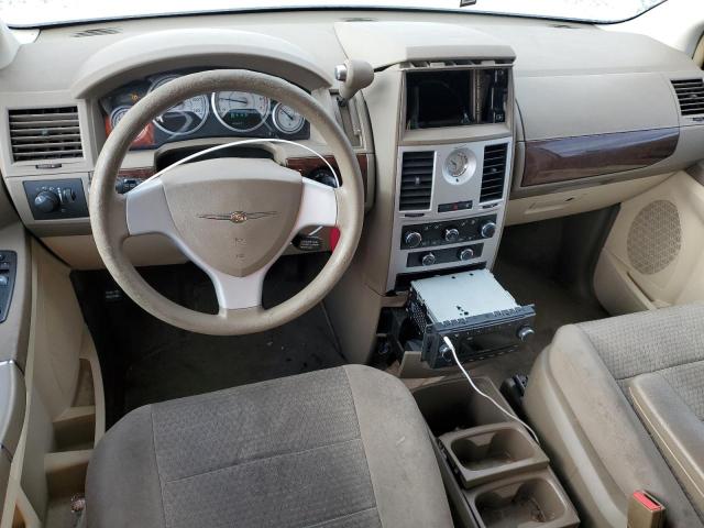 Photo 8 from auction – 2010 CHRYSLER TOWN & COU with VIN 2A4RR2D18AR441419
