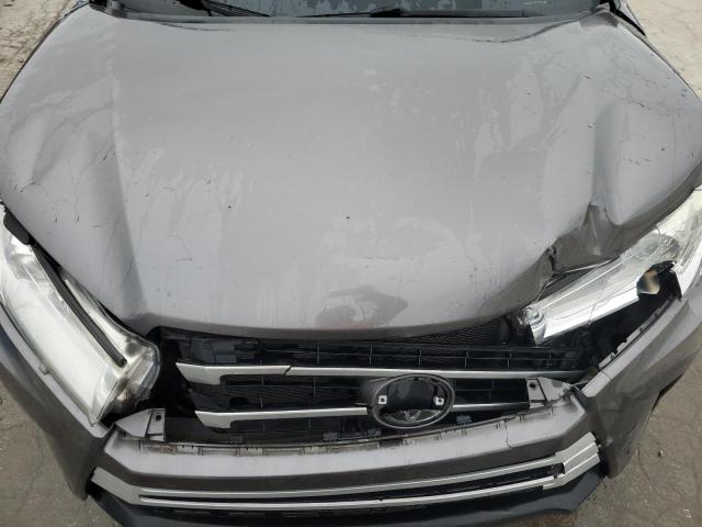 صورة رقم 12 من المزاد - 2018 TOYOTA HIGHLANDER مع VIN 5TDKZRFH6JS537437