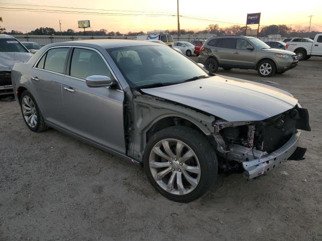 Photo 4 from auction – 2018 CHRYSLER 300 LIMITE with VIN 2C3CCAEG0JH193834