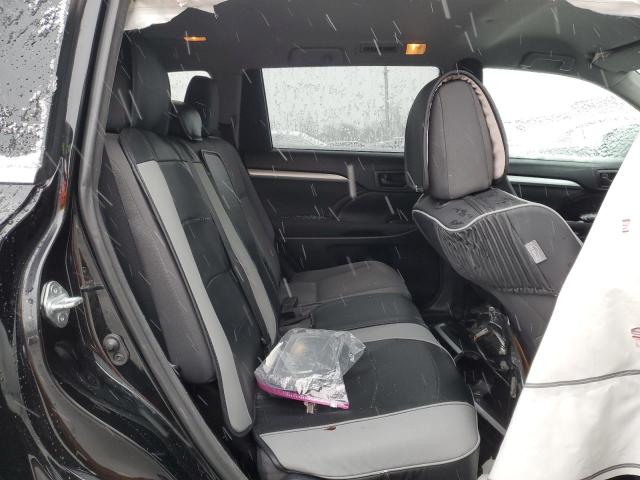 Photo 11 from auction – 2018 TOYOTA HIGHLANDER with VIN 5TDBZRFH3JS886233