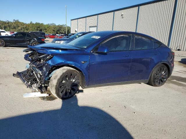 TESLA MODEL Y 2024 مع رقم تعريف المركبة 7SAYGDEFXRF020390 - صورة من المزاد