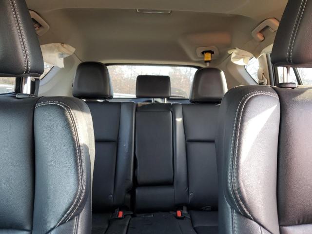 Photo 10 from auction – 2017 TOYOTA RAV4 LIMIT with VIN 2T3DFREV3HW560322
