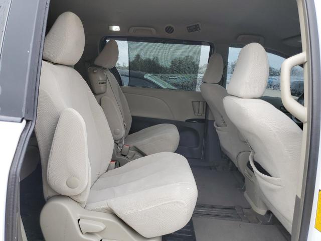 Photo 11 from auction – 2014 TOYOTA SIENNA LE with VIN 5TDKK3DC5ES443600