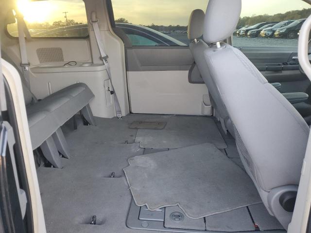 Photo 11 from auction – 2010 CHRYSLER TOWN & COU with VIN 2A4RR4DE1AR186286