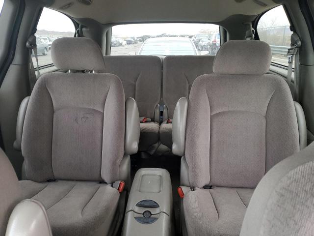 Photo 10 from auction – 2002 CHRYSLER TOWN & COU with VIN 2C4GP343X2R774619