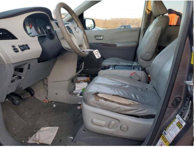 Photo 7 from auction – 2011 TOYOTA SIENNA XLE with VIN 5TDYK3DC7BS099516