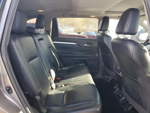 Photo 11 from auction – 2017 TOYOTA HIGHLANDER with VIN 5TDJZRFH4HS363860