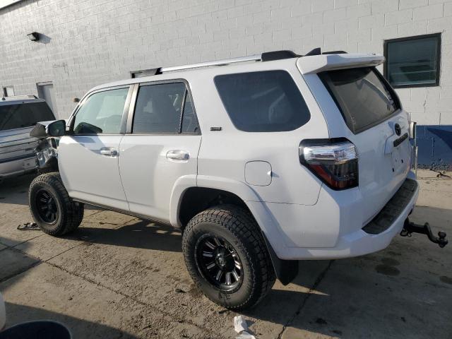 Photo 2 from auction – 2020 TOYOTA 4RUNNER SR with VIN JTEBU5JR0L5792791