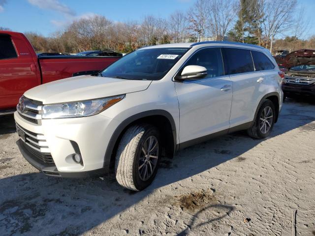 TOYOTA HIGHLANDER 2019 with VIN 5TDJZRFH6KS616068 - Photo from auction