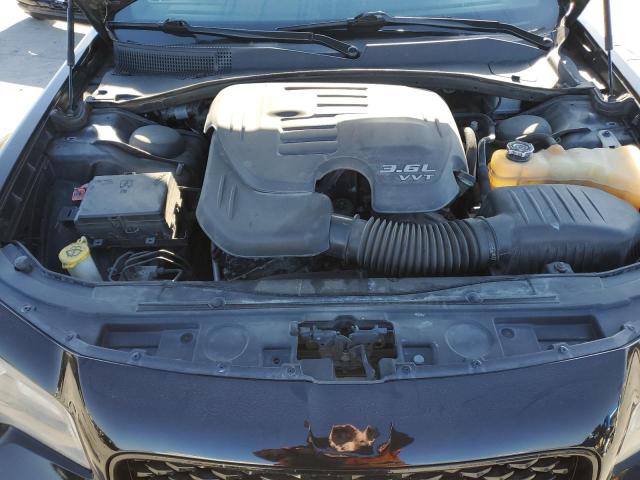 Photo 11 from auction – 2018 CHRYSLER 300 S with VIN 2C3CCABG9JH239830