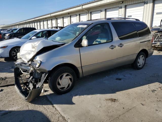 TOYOTA SIENNA LE 2001 with VIN 4T3ZF13C71U400586 - Photo from auction