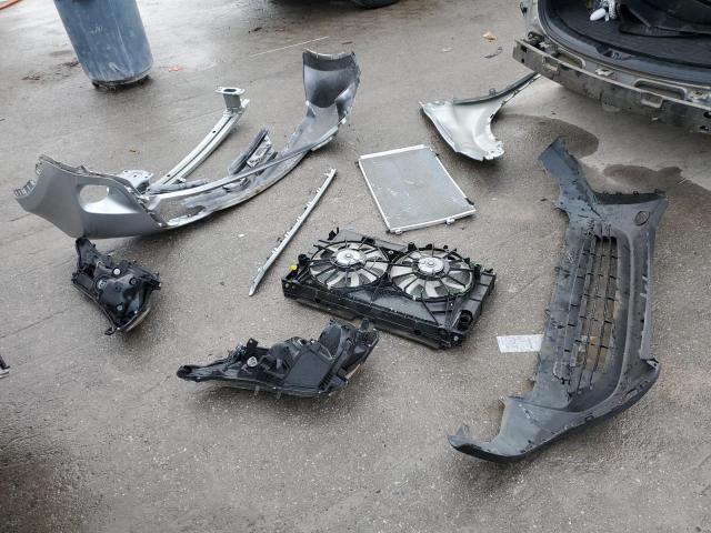 Photo 13 from auction – 2015 TOYOTA RAV4 LIMIT with VIN JTMYFREV5FJ058215