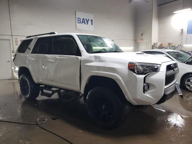 Photo 4 from auction – 2019 TOYOTA 4 RUNNER with VIN JTEBU5JRXK5612540