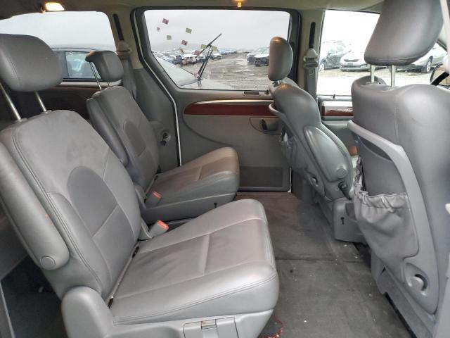 Photo 10 from auction – 2005 CHRYSLER TOWN & COU with VIN 2C4GP64L25R196635