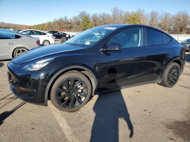 TESLA MODEL Y 2021 مع رقم تعريف المركبة 5YJYGAEE8MF265846 - صورة من المزاد