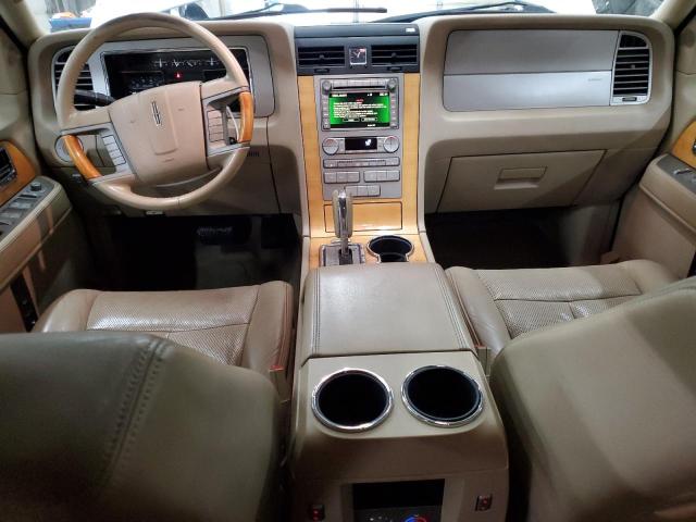 Photo 8 from auction – 2010 LINCOLN NAVIGATOR with VIN 5LMJJ2J51AEJ09720