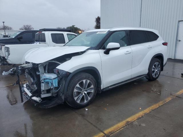 TOYOTA HIGHLANDER 2023 with VIN 5TDKDRBH8PS526890 - Photo from auction
