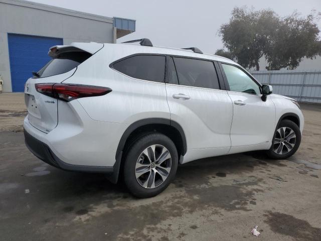 Photo 3 from auction – 2024 TOYOTA HIGHLANDER with VIN 5TDKBRCH3RS640481
