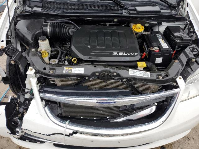 Photo 12 from auction – 2015 CHRYSLER TOWN & COU with VIN 2C4RC1CG7FR697145