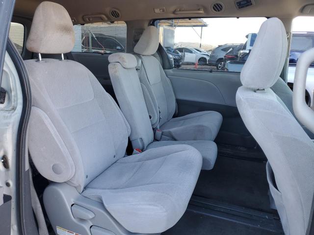 Photo 11 from auction – 2015 TOYOTA SIENNA LE with VIN 5TDKK3DC6FS612105