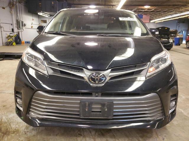 Photo 5 from auction – 2018 TOYOTA SIENNA XLE with VIN 5TDDZ3DC0JS201361