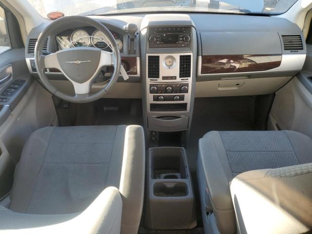 Photo 8 from auction – 2010 CHRYSLER TOWN & COU with VIN 2A4RR5D14AR257192