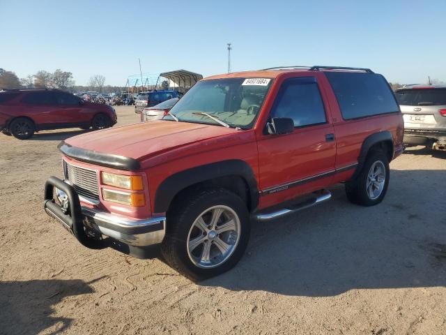 GMC YUKON 1997 with VIN 3GKEK18R8VG528269 - Photo from auction