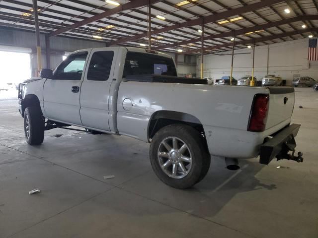 Photo 2 from auction – 2004 CHEVROLET SILVERADO with VIN 2GCEK19T241383503