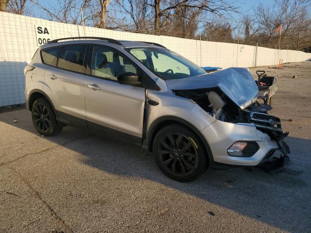 Photo 4 from auction – 2017 FORD ESCAPE SE with VIN 1FMCU0GD0HUD18341
