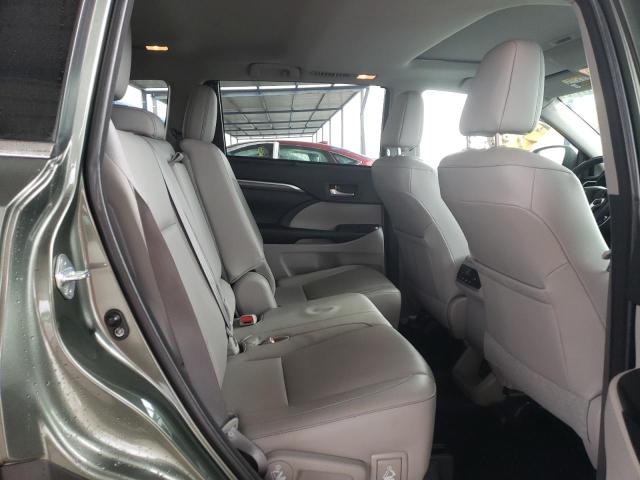 Photo 11 from auction – 2018 TOYOTA HIGHLANDER with VIN 5TDDZRFH8JS855472