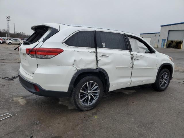 Photo 3 from auction – 2018 TOYOTA HIGHLANDER with VIN 5TDKZRFH9JS281293