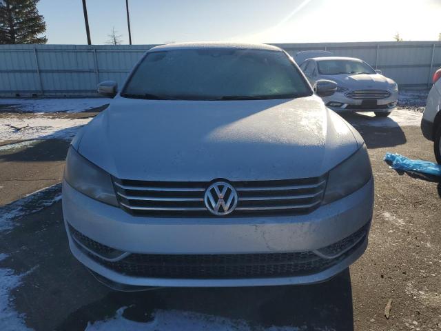 Photo 5 from auction – 2015 VOLKSWAGEN PASSAT S with VIN 1VWAT7A34FC002285