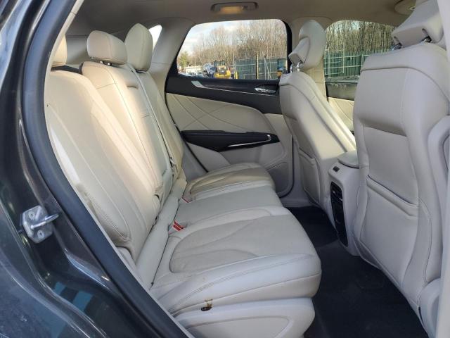 Photo 10 from auction – 2017 LINCOLN MKC RESERV with VIN 5LMTJ3DH8HUL68337