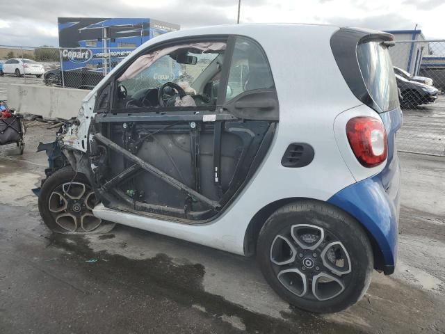 Photo 2 from auction – 2016 SMART FORTWO with VIN WMEFJ5DA7GK055598