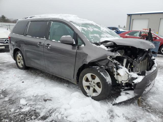 Photo 4 from auction – 2017 TOYOTA SIENNA LE with VIN 5TDKZ3DC1HS822268